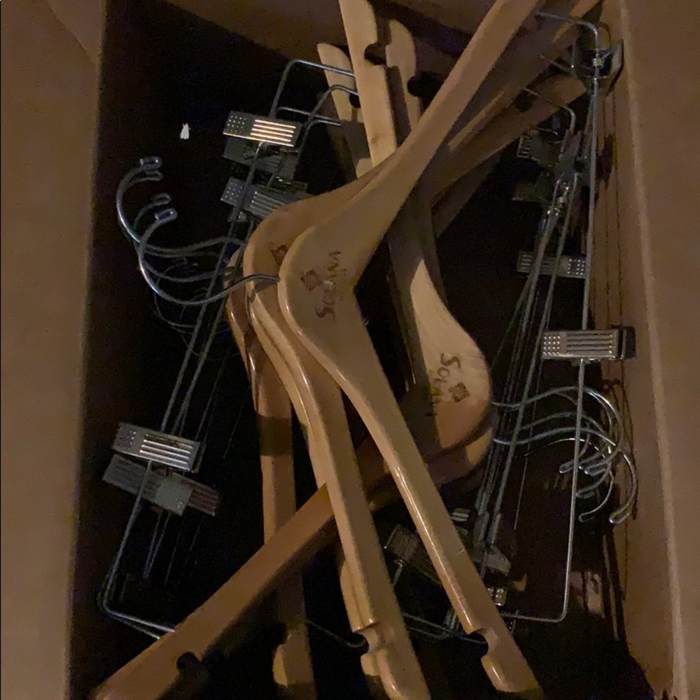 Wooden Hangars with pant/skirt clips. (14)